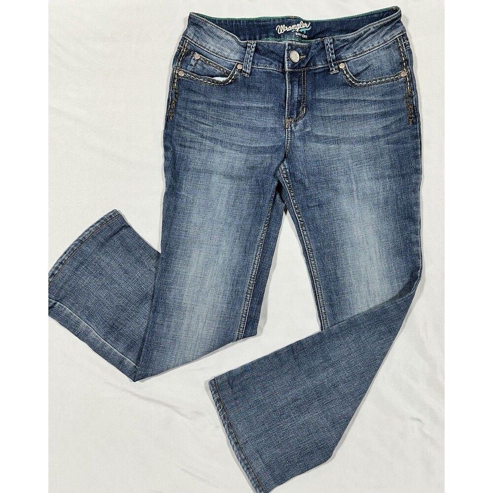 Wrangler Women’s 7/8 Bootcut Mid Rise Medium Wash Stretch Denim Jeans Blue